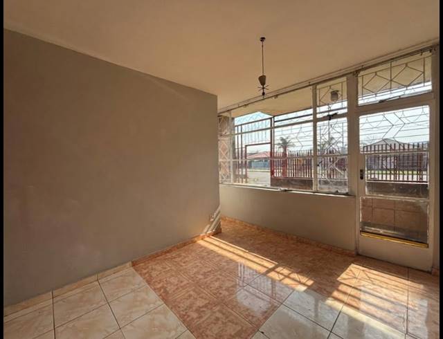 3 BEDROOM FLAT FOR SALE IN VEREENIGING CENTRAL